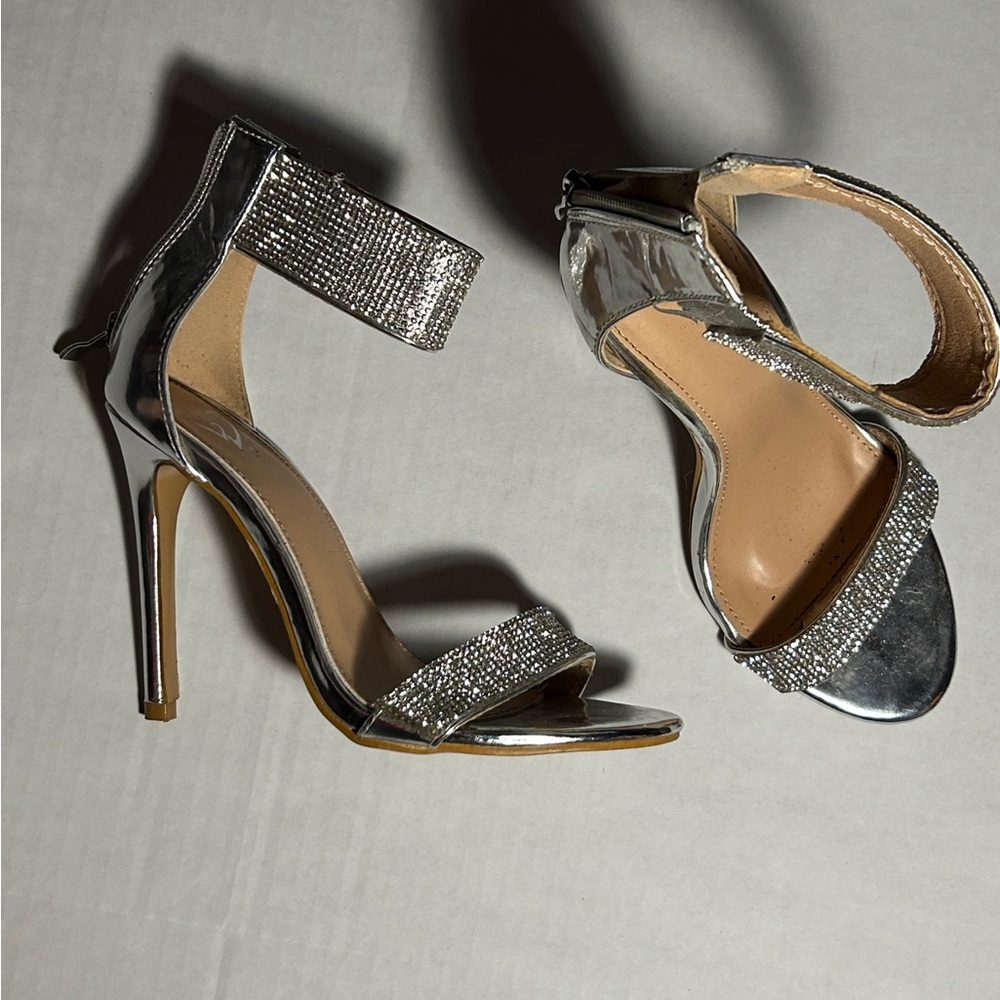 Windsor heels